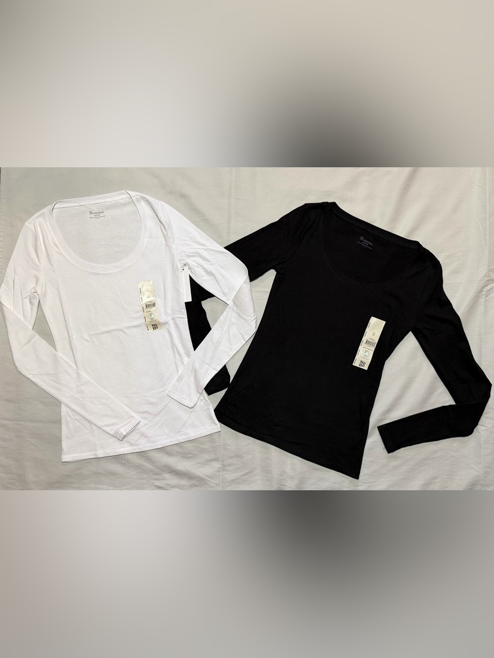 Bundle of 2 Scoop Neck Long-Sleeveโ Top in White and Black Size XXS Cotton